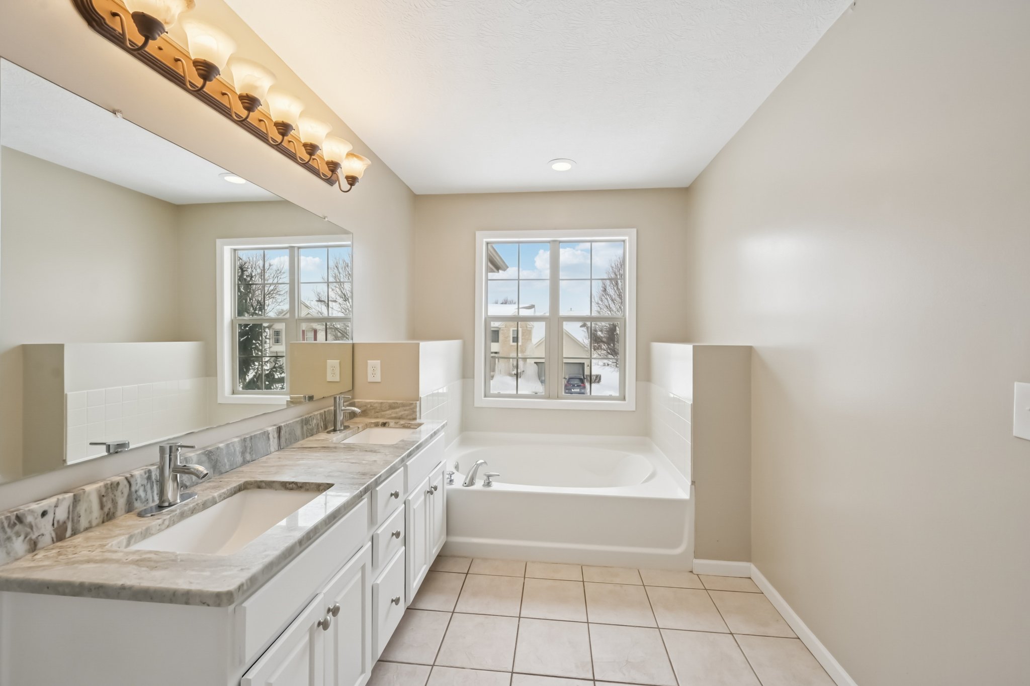 Hickory View St-S3001-058.jpg