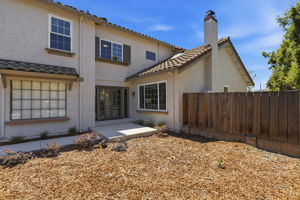007_F8_895 Del Vaile Ct