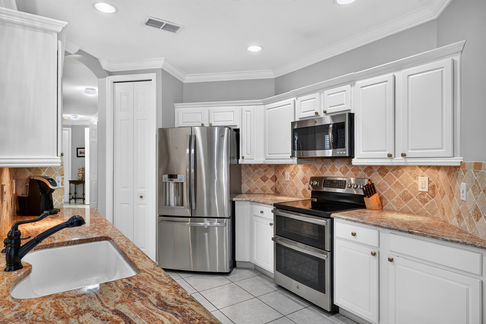 Kitchen 1 of 3