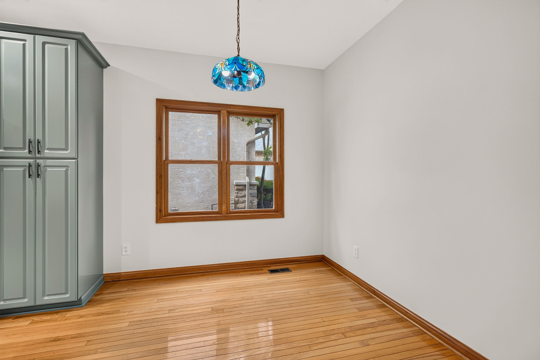 895 Linworth Village Dr 13