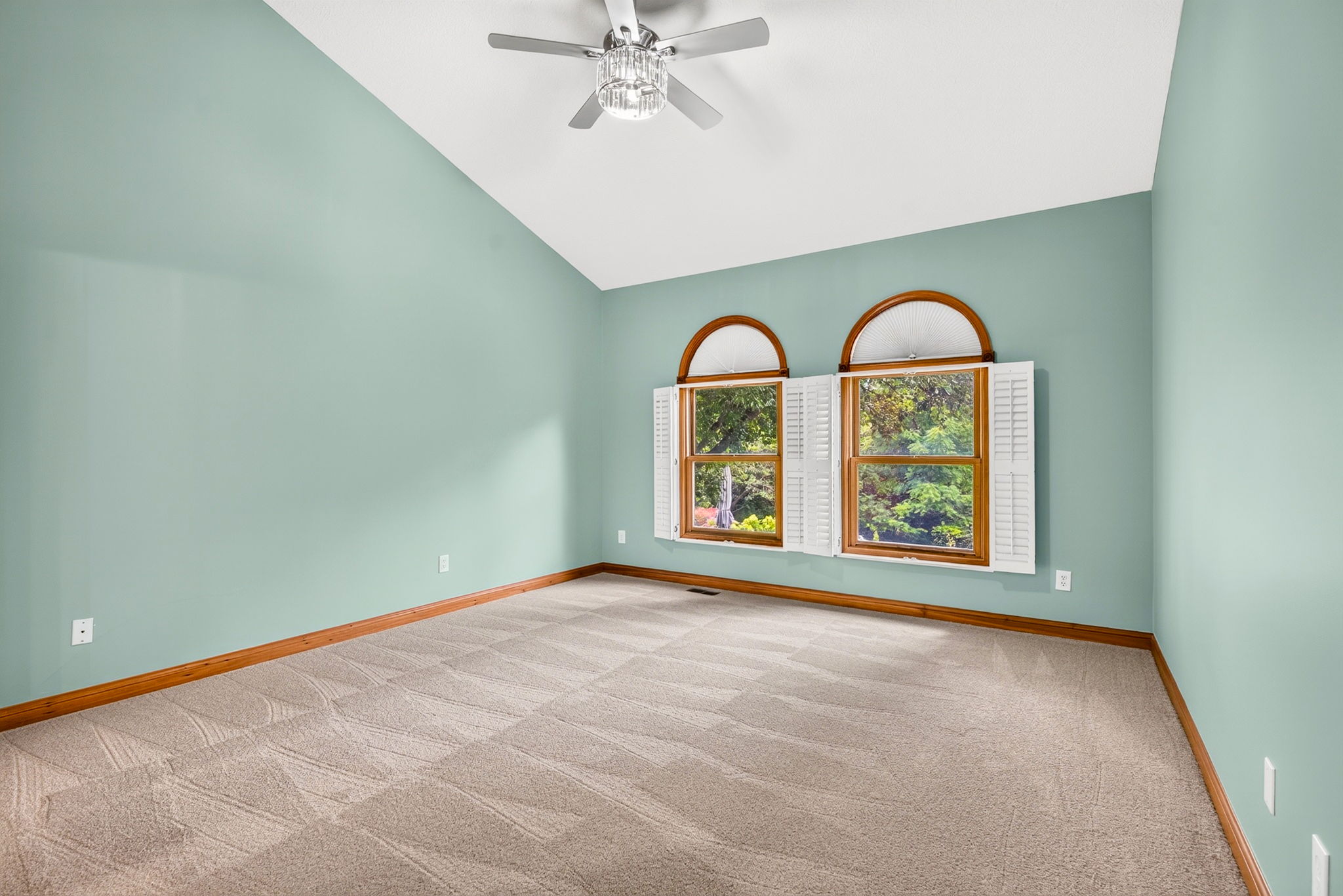 895 Linworth Village Dr 22