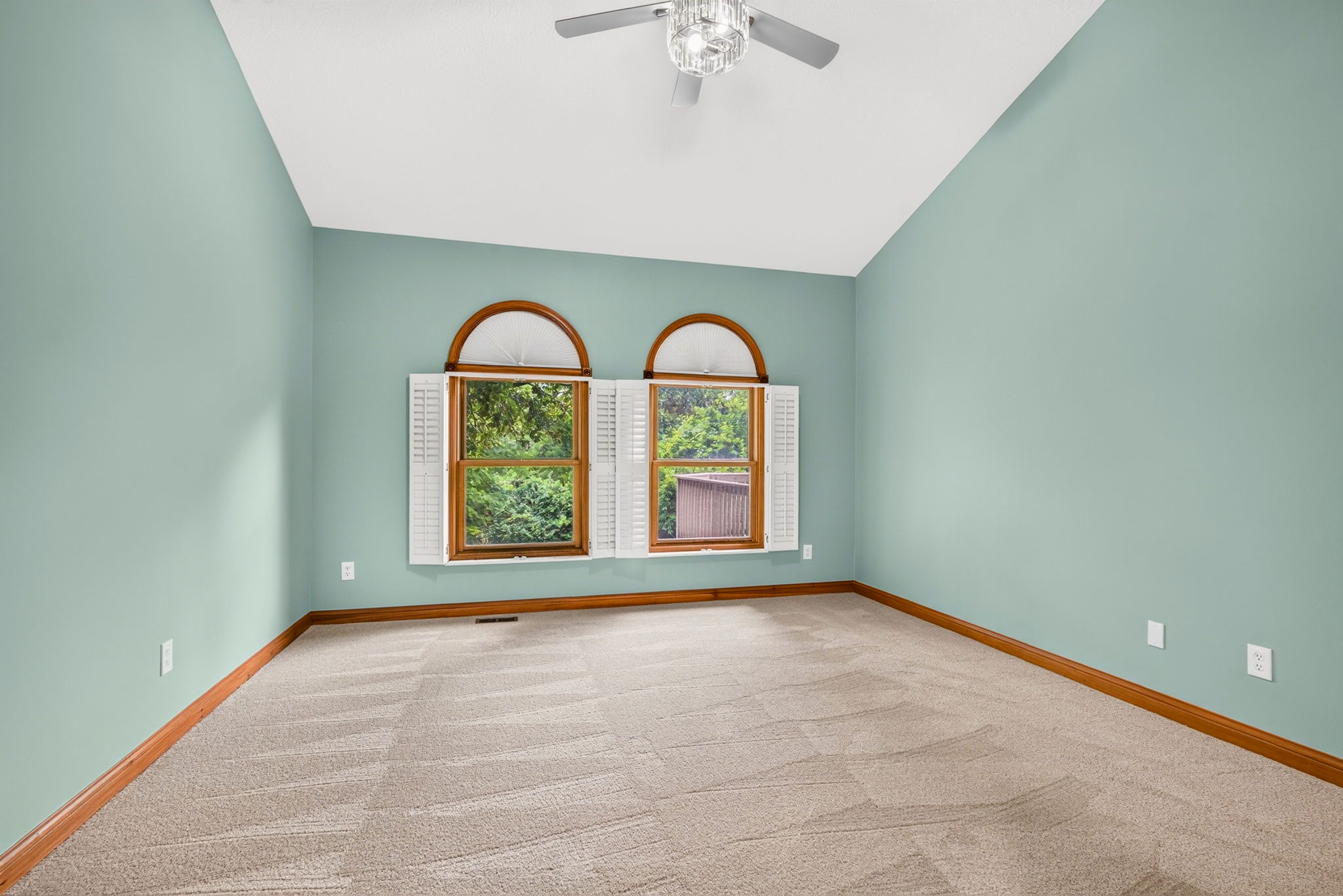 895 Linworth Village Dr 24