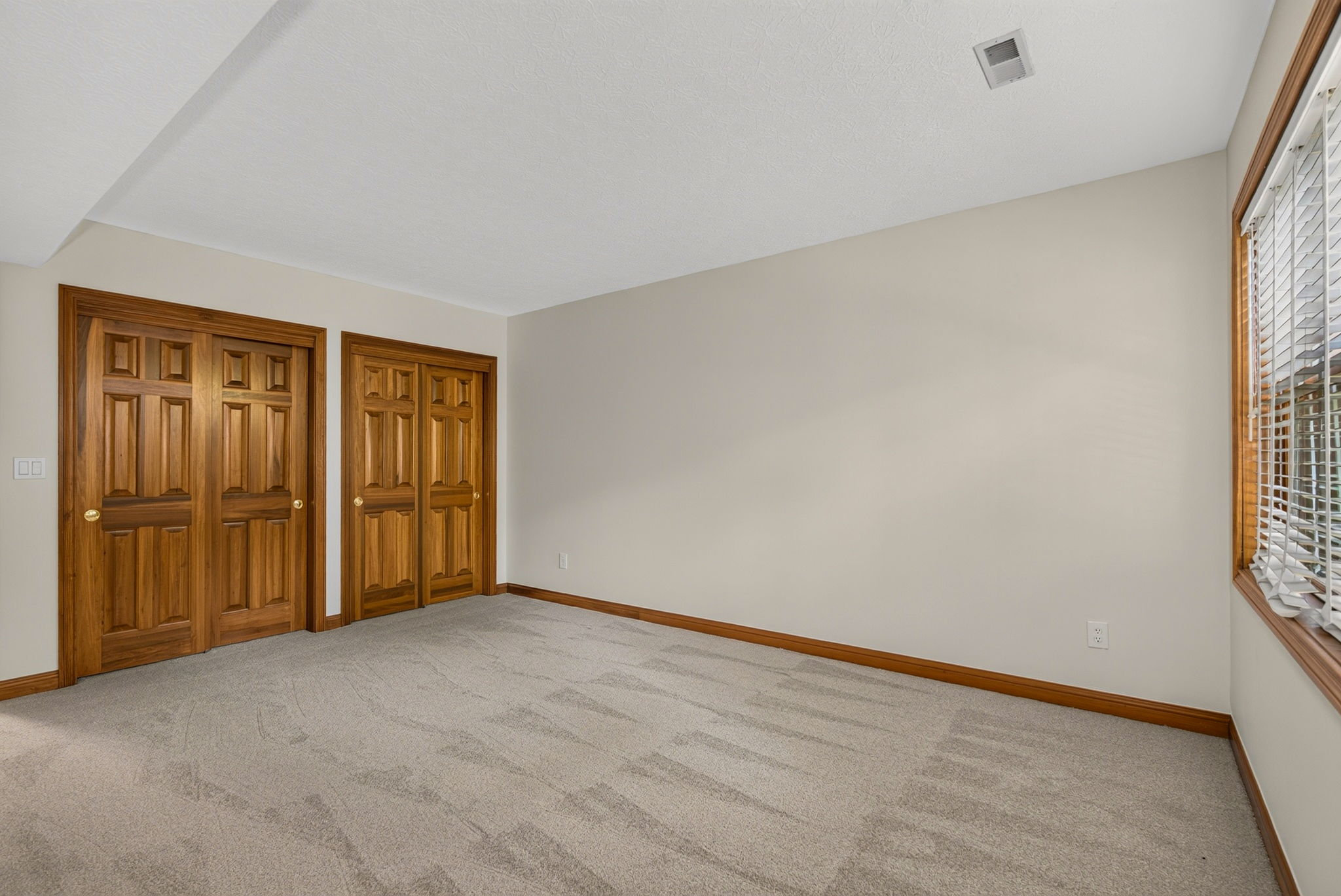 895 Linworth Village Dr 36