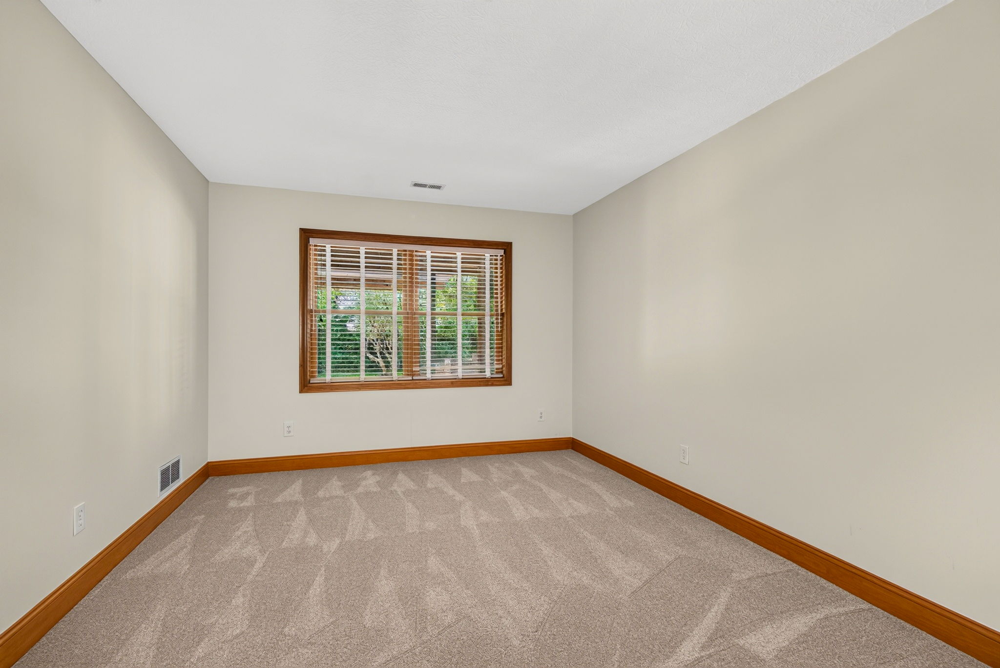 895 Linworth Village Dr 39