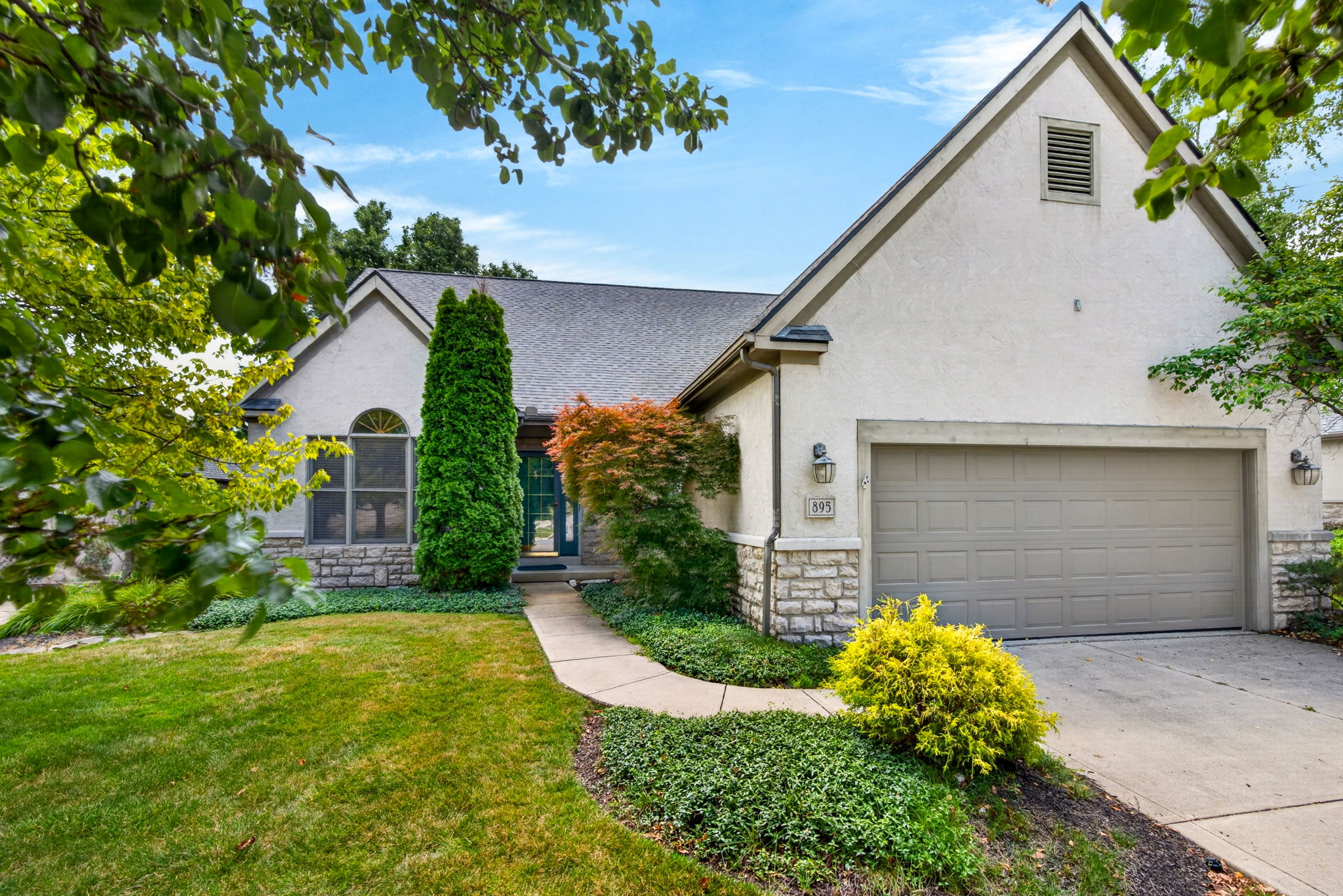 895 Linworth Village Dr 52