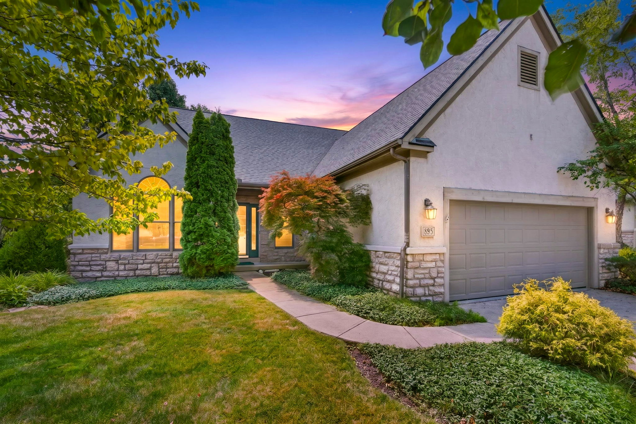 895 Linworth Village Dr Virtual Twilight 1