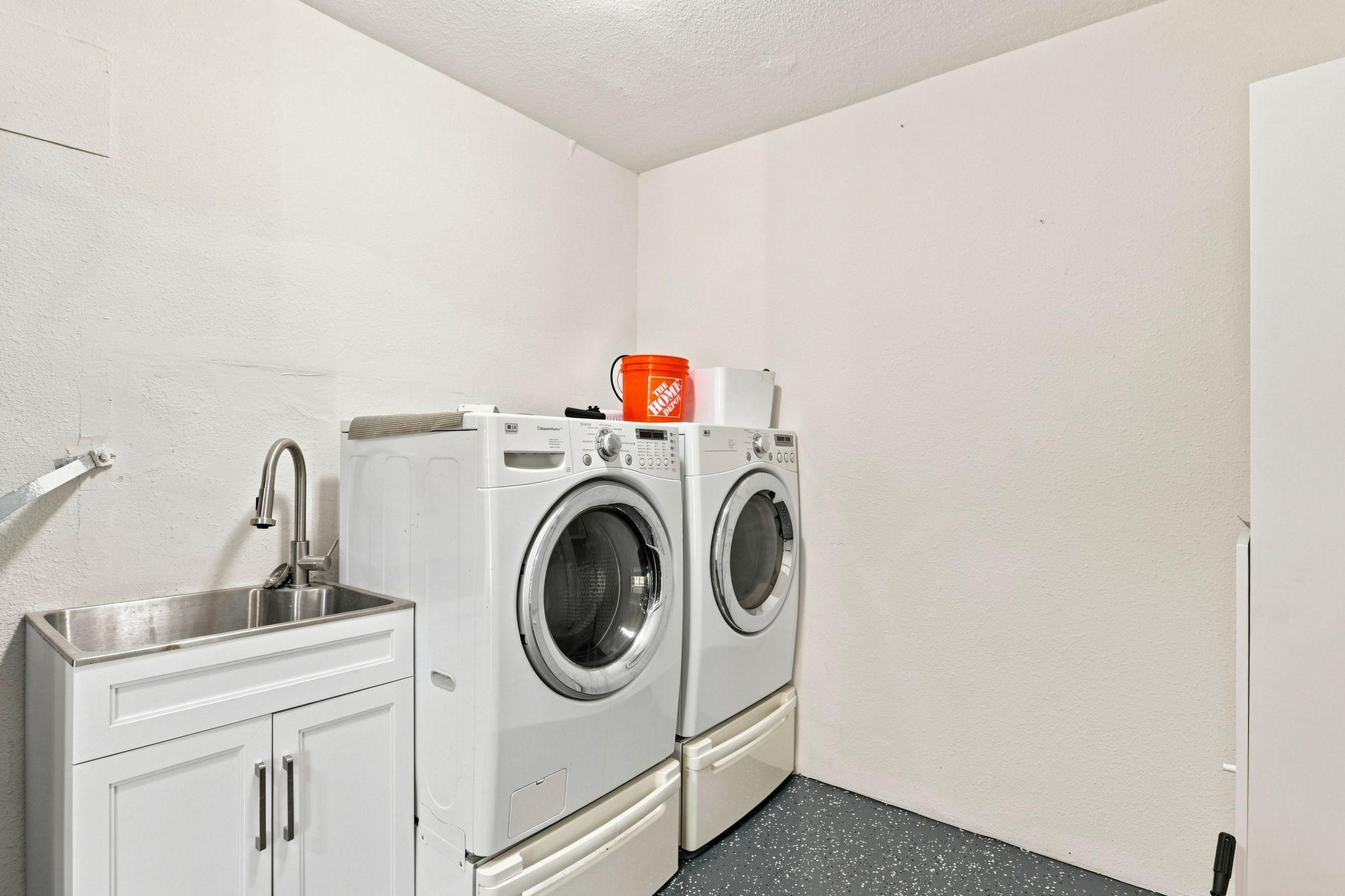 034_F8_895 Tybalt Dr