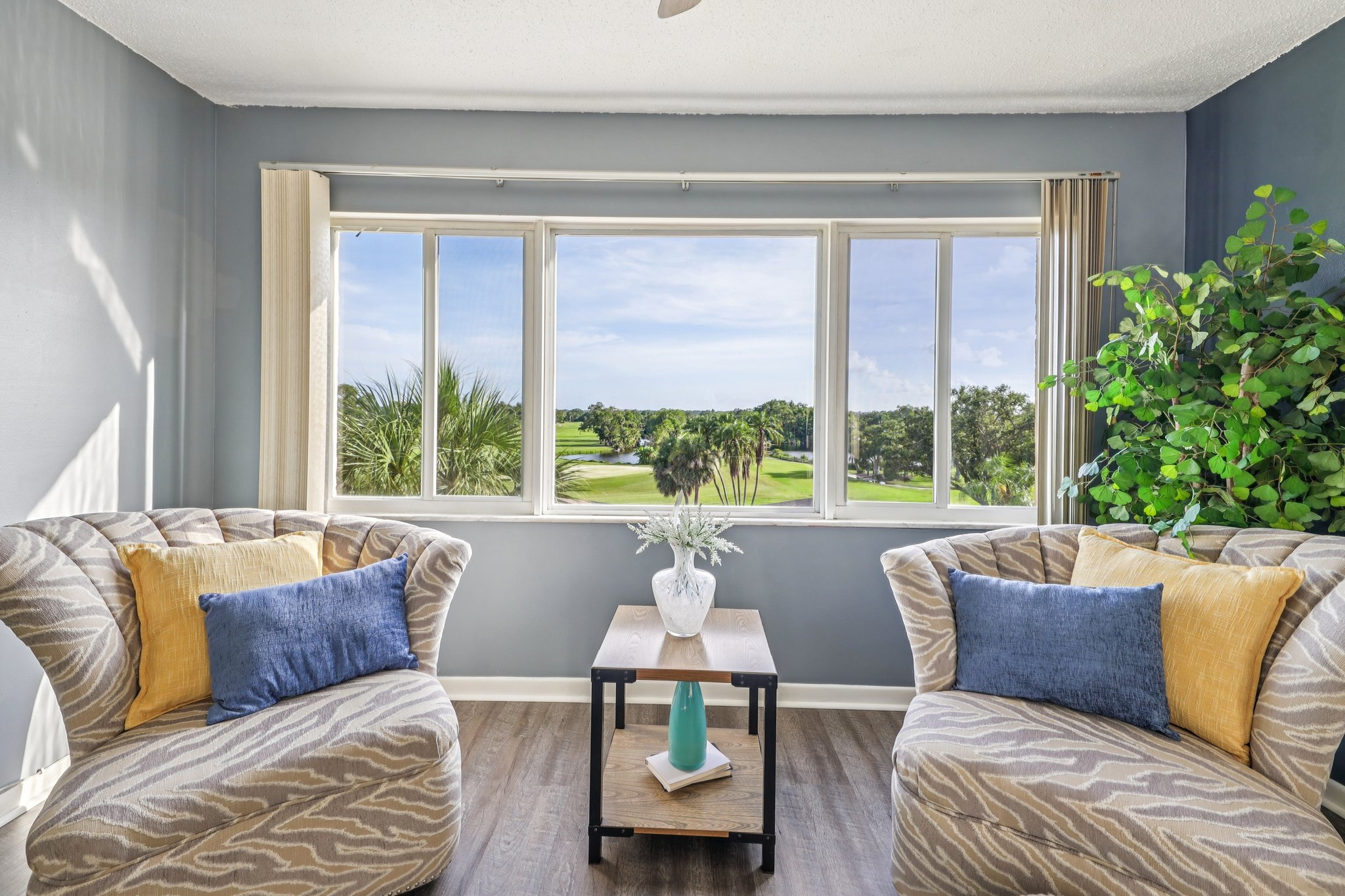 Park Blvd 405-S0807-011.jpg