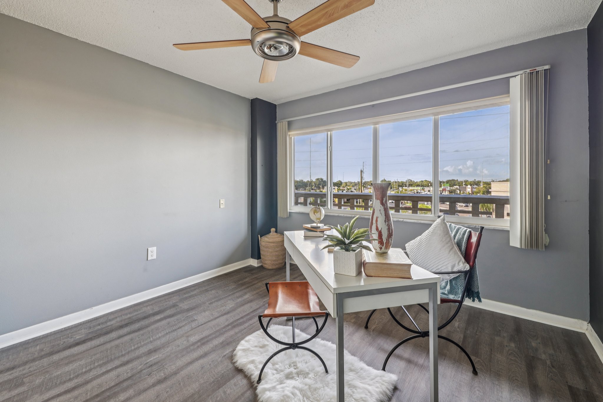 Park Blvd 405-S0807-027.jpg