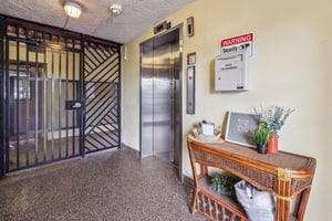 Park Blvd 405-S0807-002.jpg