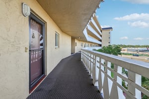 Park Blvd 405-S0807-003.jpg