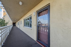 Park Blvd 405-S0807-004.jpg