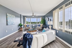 Park Blvd 405-S0807-007.jpg