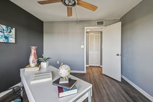 Park Blvd 405-S0807-026.jpg