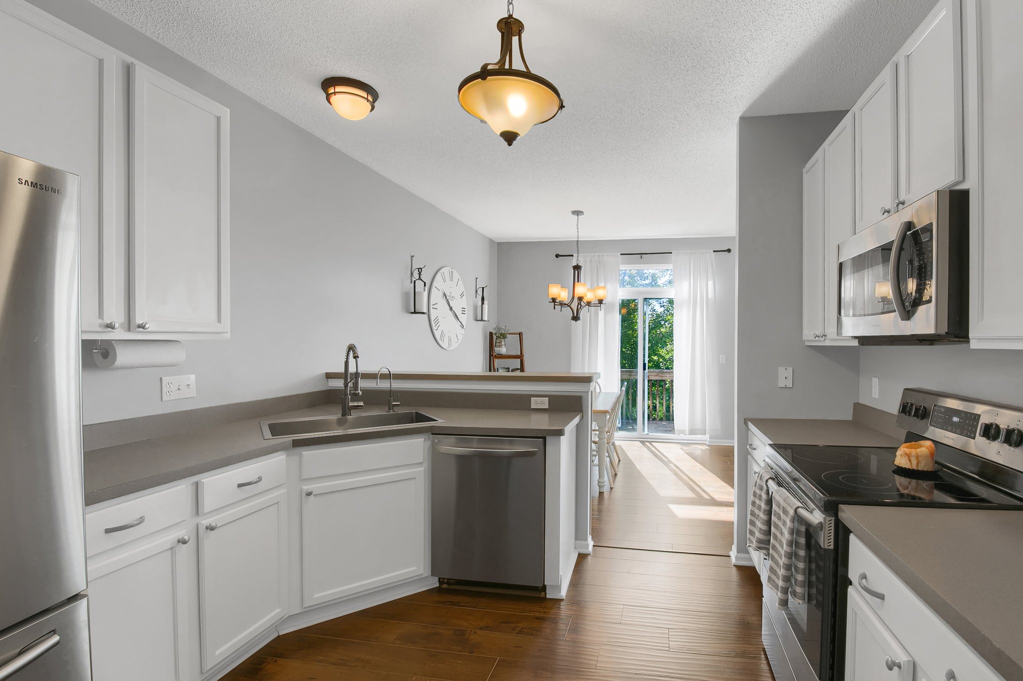 8954 Comstock Ln N, Maple Grove, MN 55311, USA Photo 9