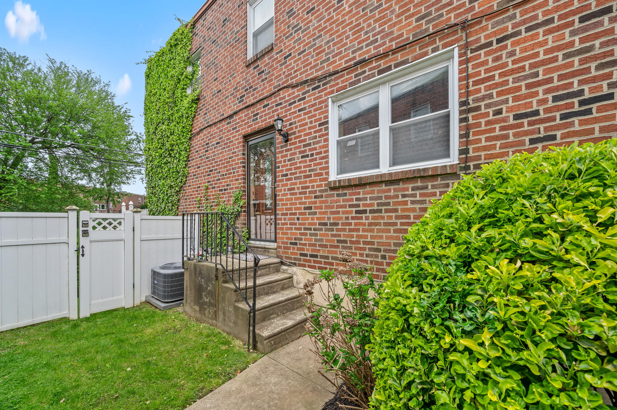 8957 Turton Dr, Philadelphia, PA 19115, USA Photo 6