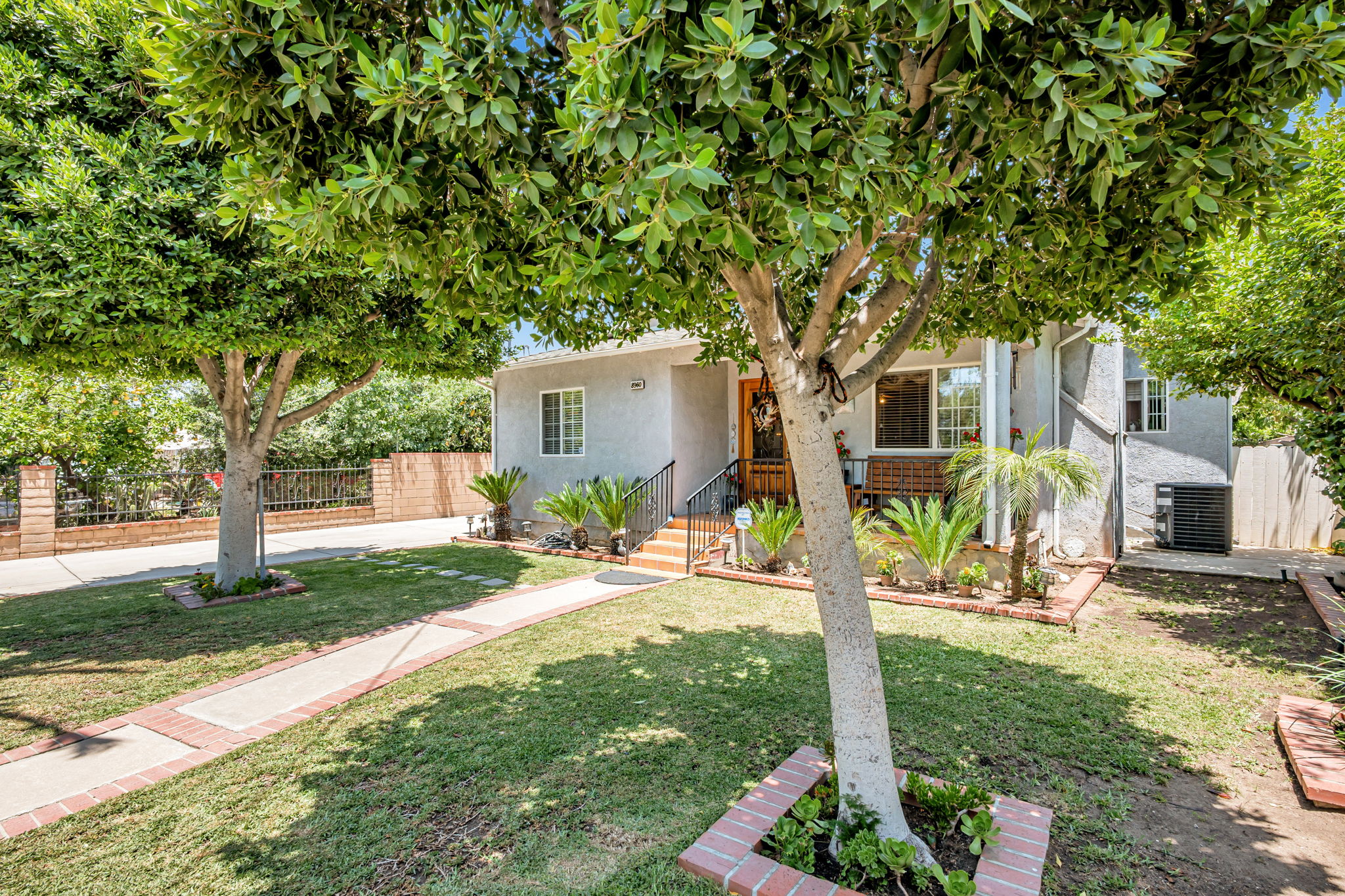 003_8960 Telfair Ave  Los 