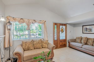 011_8960 Telfair Ave  Los 