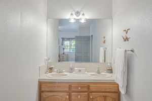 031_8960 Telfair Ave  Los 