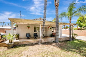 035_8960 Telfair Ave  Los 