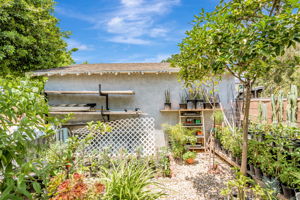 040_8960 Telfair Ave  Los 