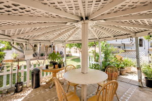 042_8960 Telfair Ave  Los 