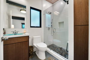  Photo 0