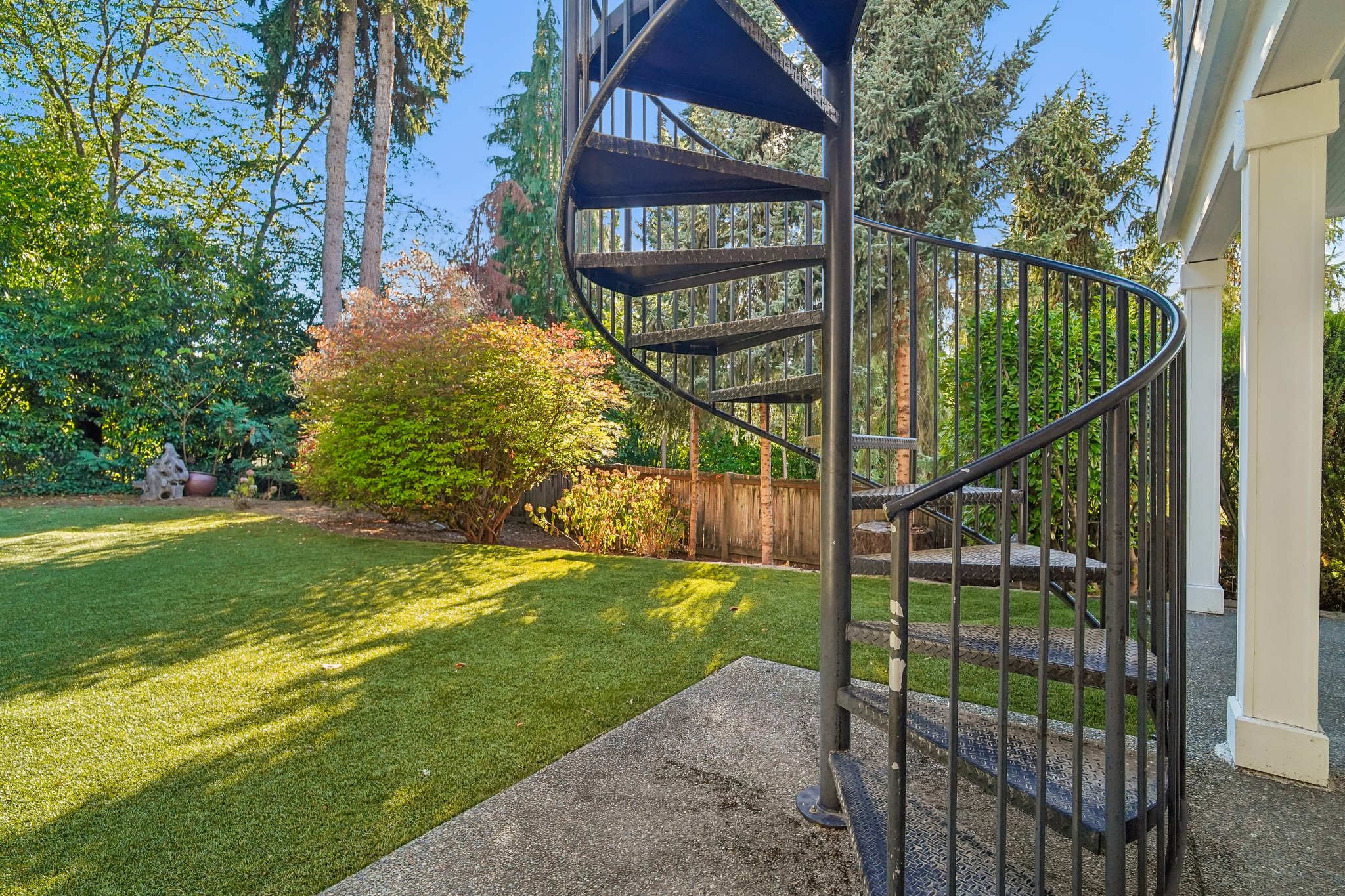 NE 10th St-S0909-097.jpg