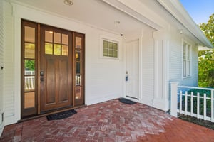 NE 10th St-S0909-006.jpg