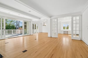NE 10th St-S0909-014.jpg