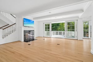 NE 10th St-S0909-015.jpg
