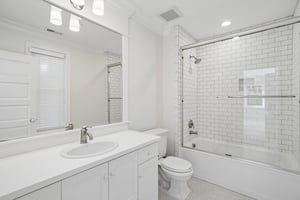 NE 10th St-S0909-037.jpg