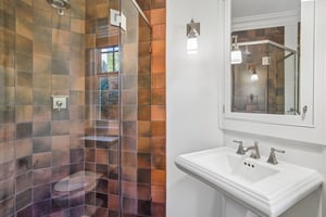 NE 10th St-S0909-041.jpg