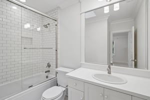 NE 10th St-S0909-064.jpg