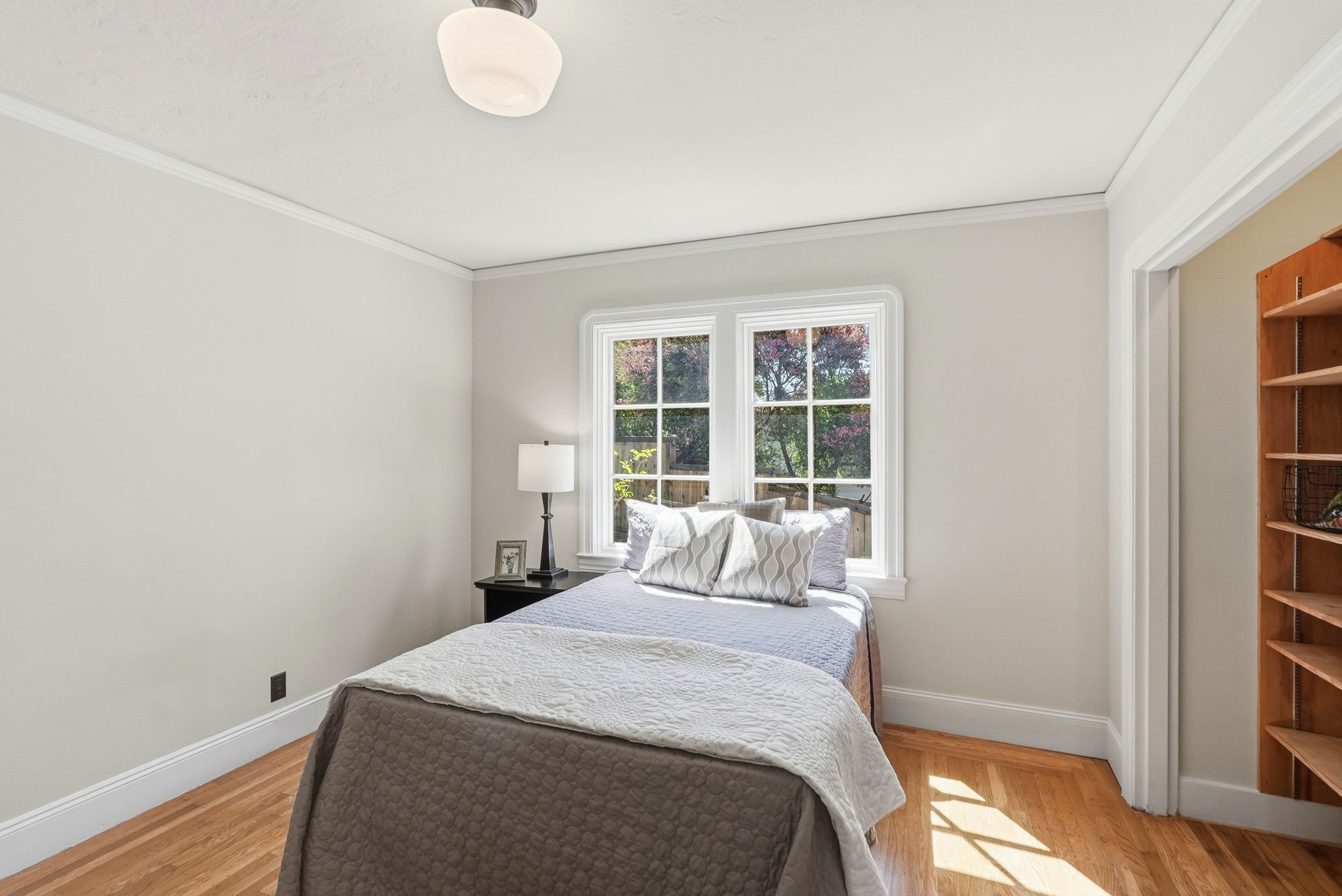 034_F8_899 Arlington Ave