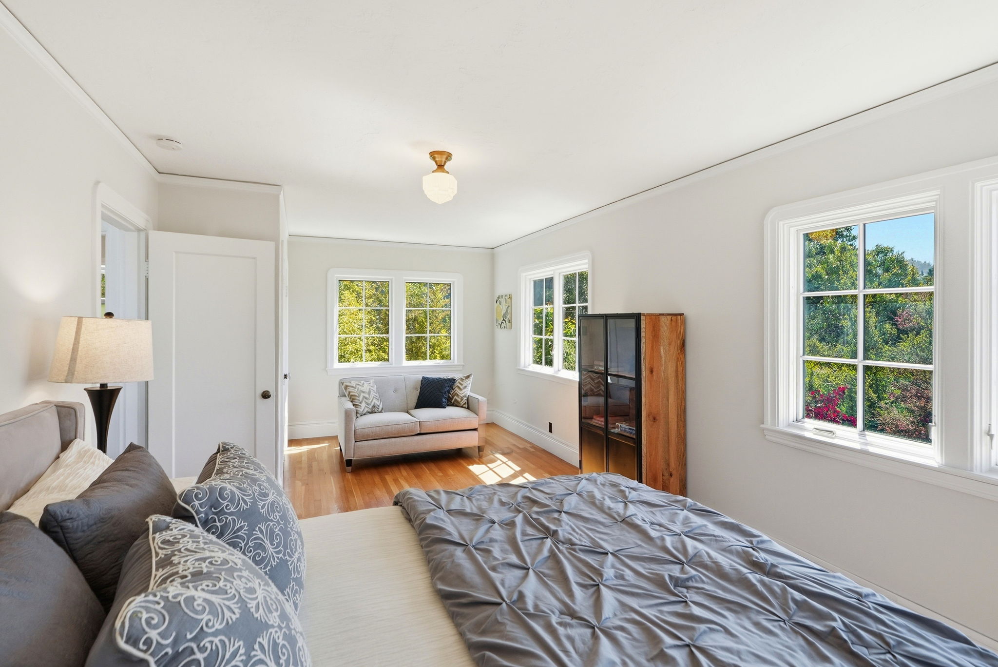 039_F8_899 Arlington Ave