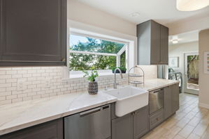 015_F8_899 Arlington Ave