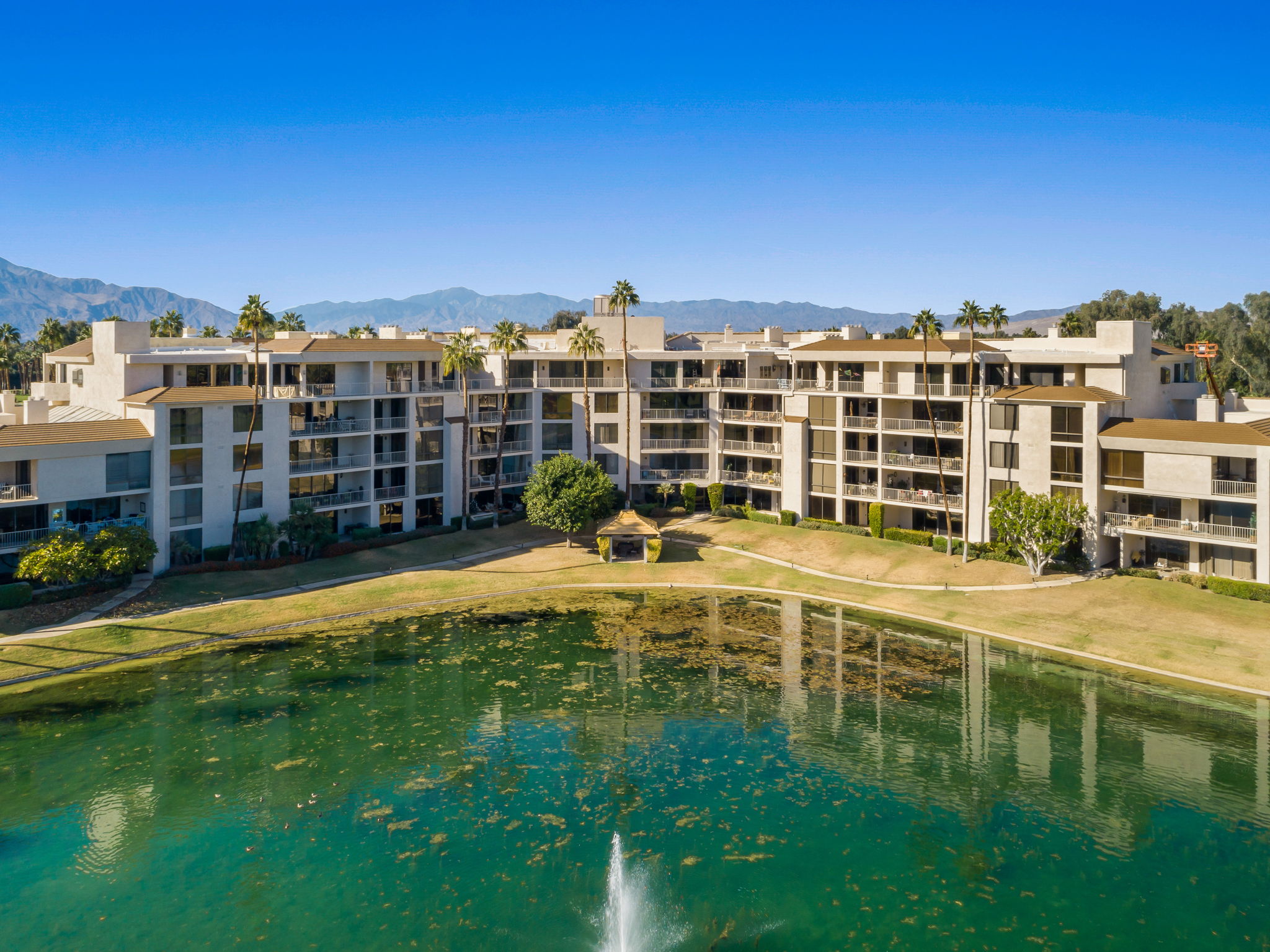  899 Island Dr, Rancho Mirage, CA 92270, US Photo 27