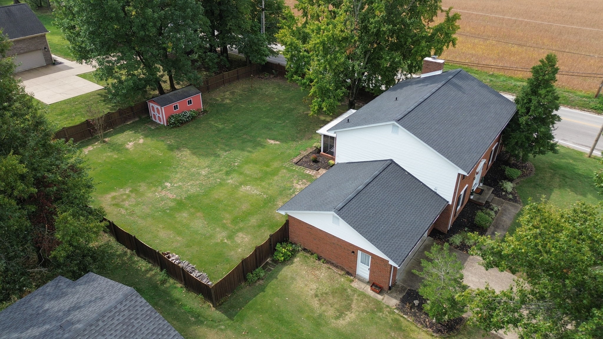 Fenced yard/Level Lot