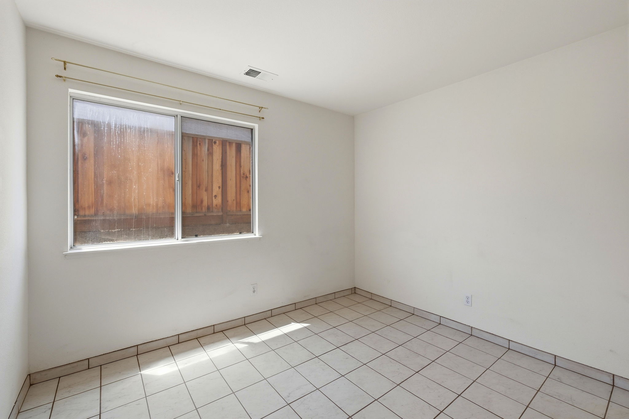 021_F8_9 Beechwood Ct