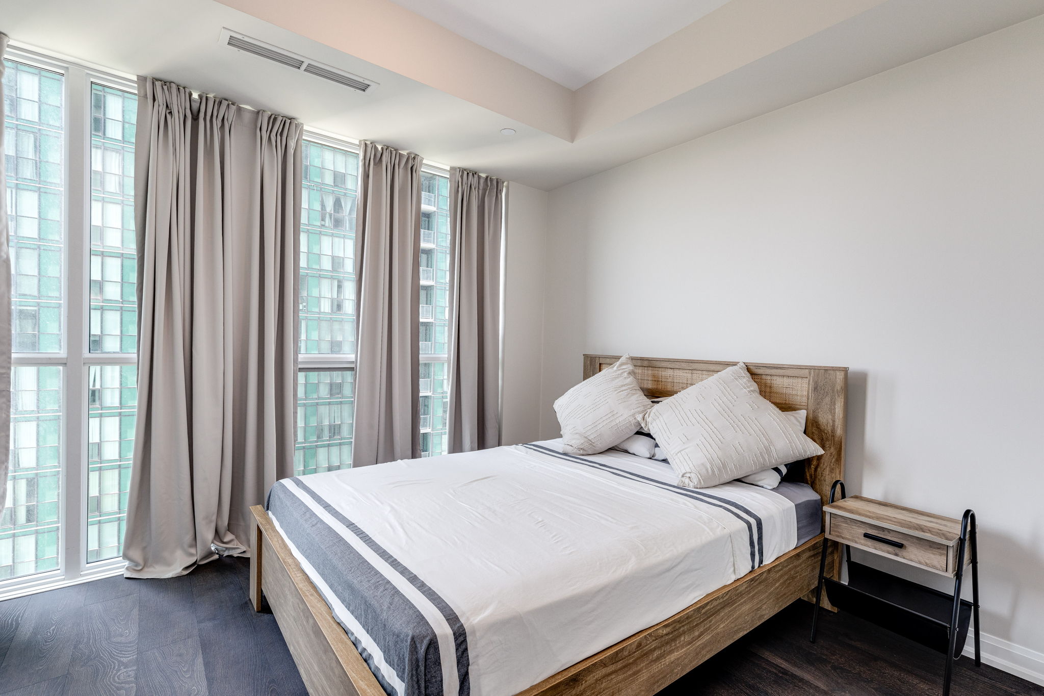 Toronto property showcase — delivered property photograph 18