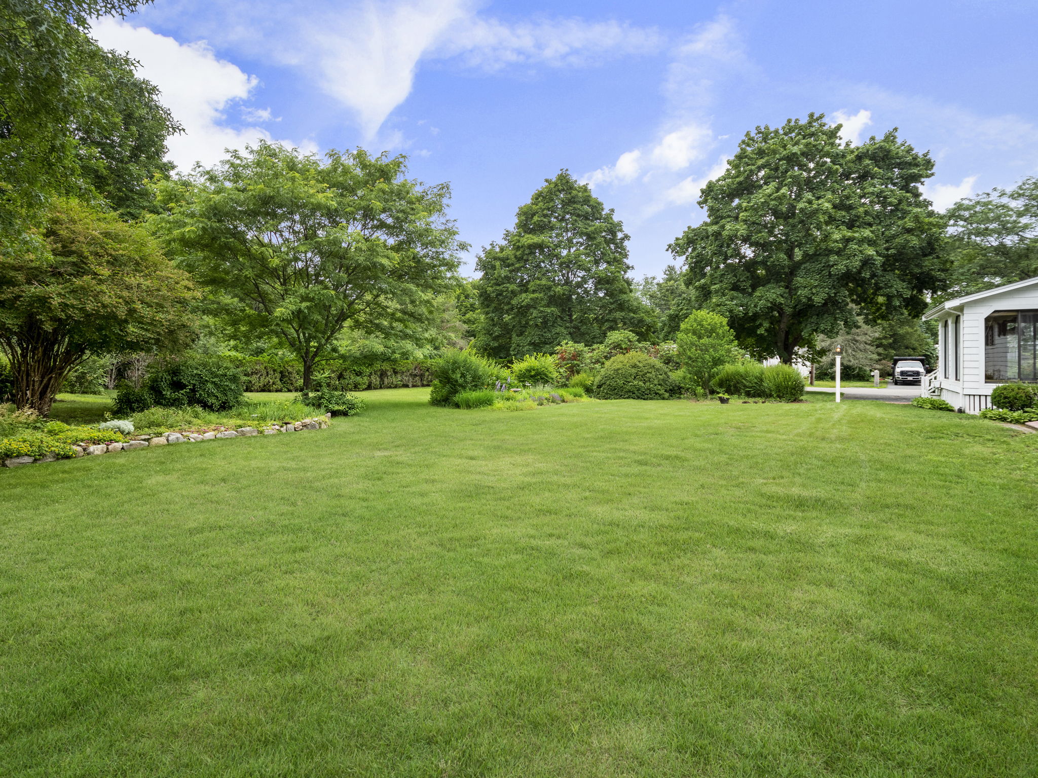 9 Brewster Ln Hanover MA-52