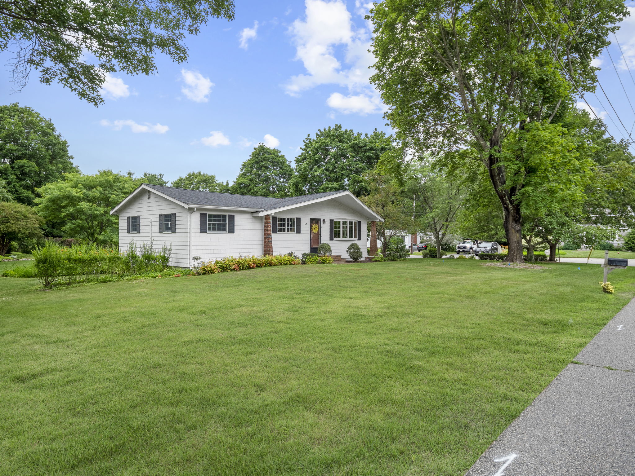 9 Brewster Ln Hanover MA-45