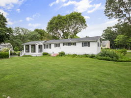 9 Brewster Ln Hanover MA-53