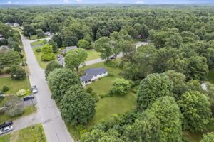 9 Brewster Ln Hanover MA-6