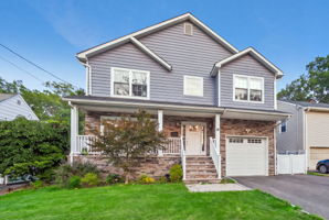 Cedar Shake Vinyl and Stone Siding