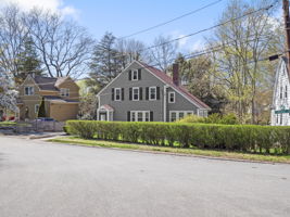 9 Coolidge Rd Newton MA-44