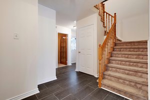 9 Dunvegan Crescent, Brampton, ON L7A 2Y3, CA Photo 3