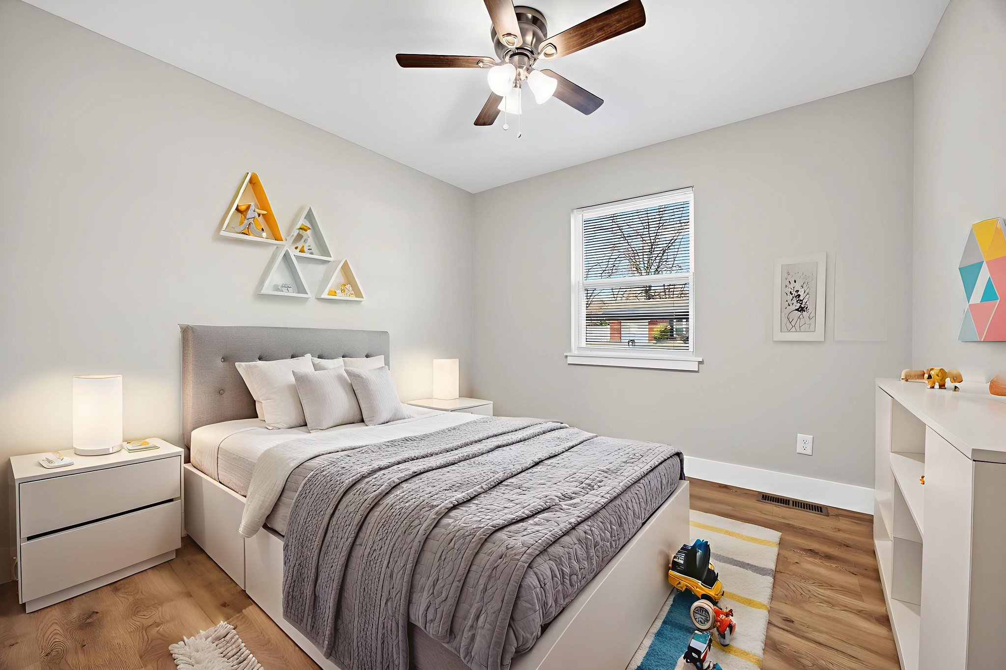 LUND1994 virtually staged.jpeg