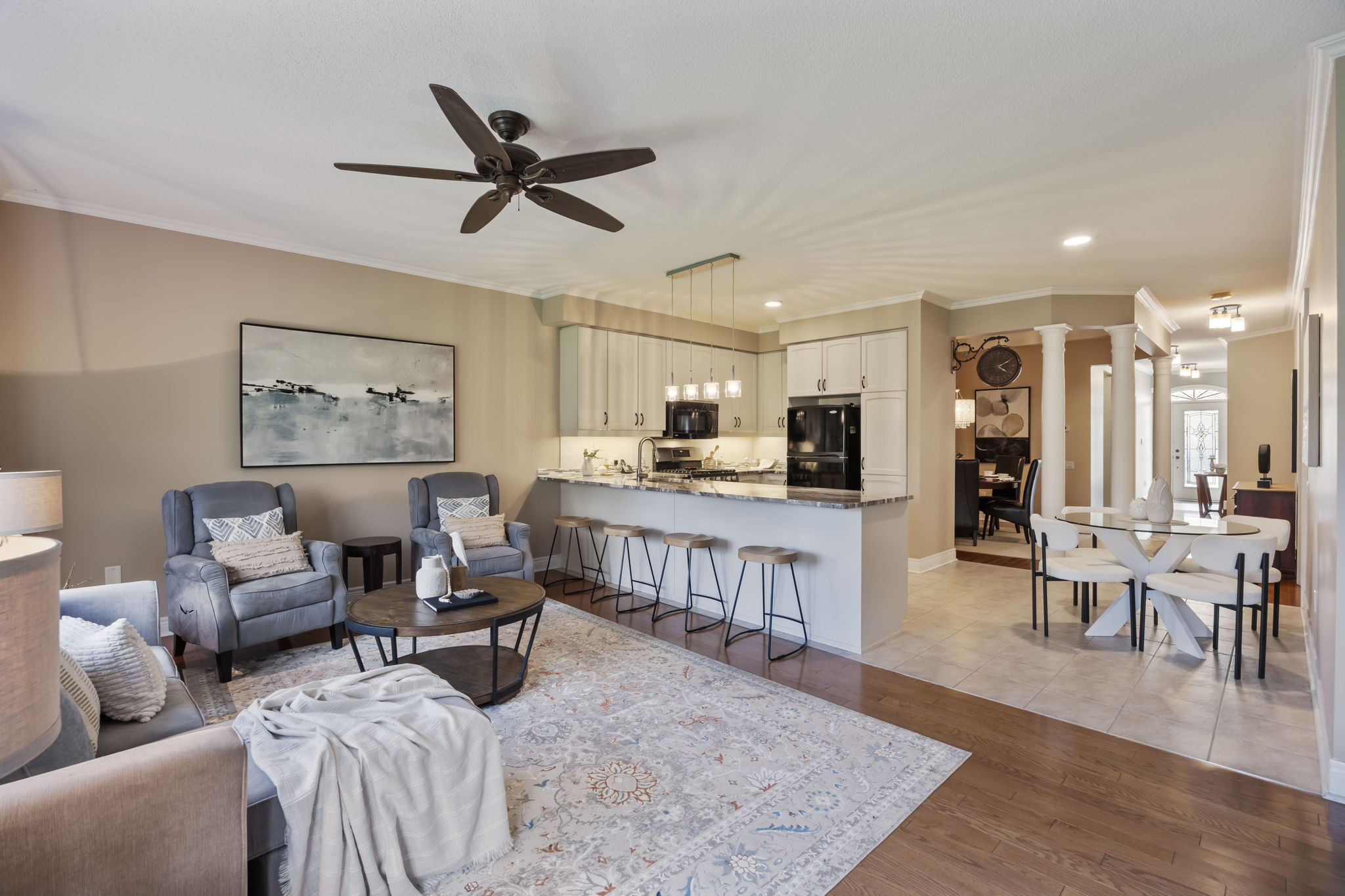  Photo 37